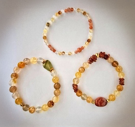 Armbaender mit möglichen Steinkombinationen